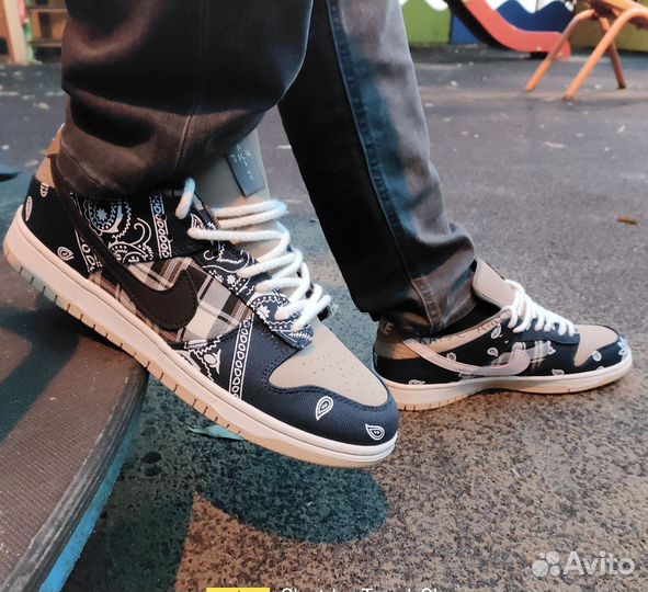 Nike sb dunk low travis scott