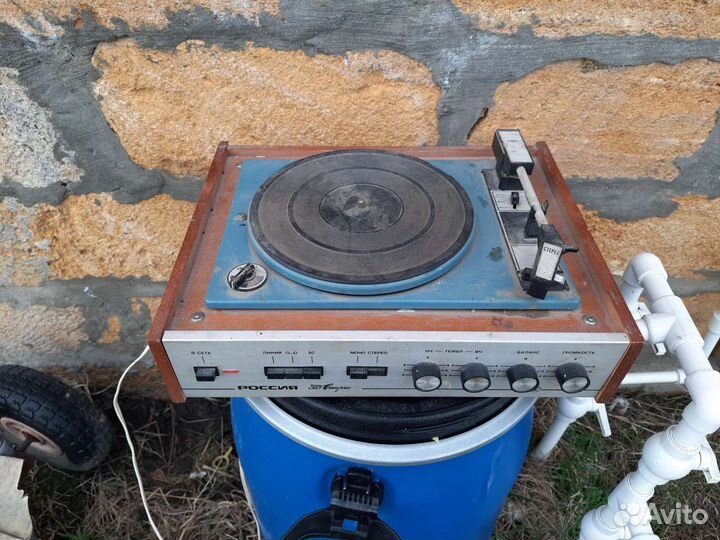 Два электро проигрывателя россия 321 и 323 стерео