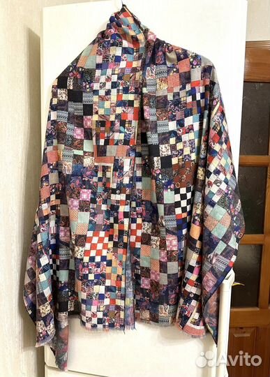 Палантин с двусторонним рисунком; мягкий