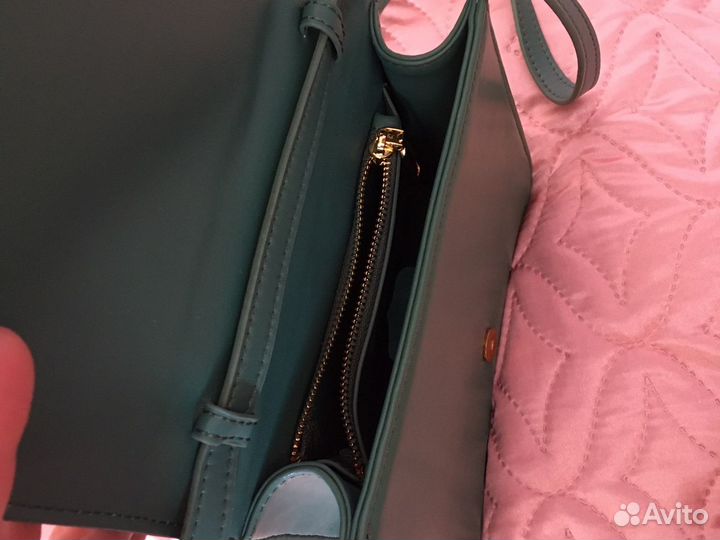 Маленькая кожаная сумка