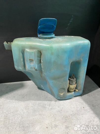 Бачок омывателя VW Passat B3