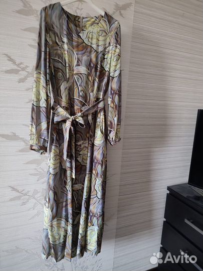 Нарядное платье из вискозы р. 42-44 новое