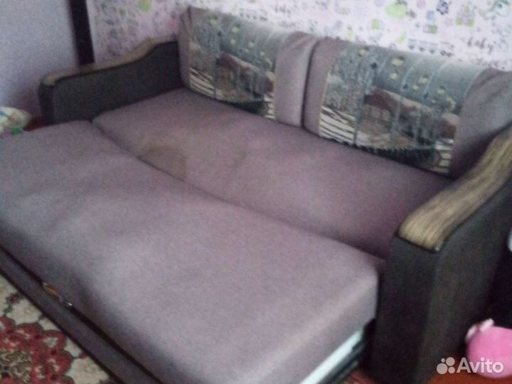 Диван