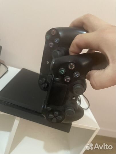 Sony PS4 slim 500gb 2 геймпада