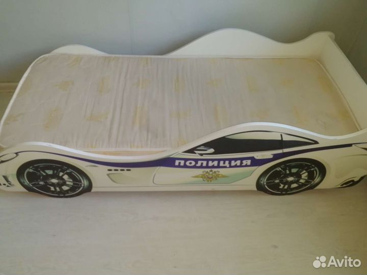 Детская кроватка машинка