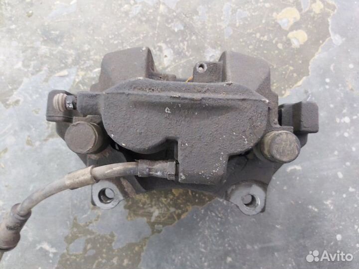 Суппорт тормозной передний правый Mercedes Gl 500