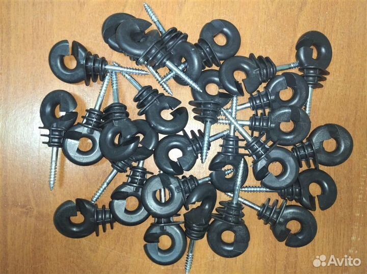 Изоляторы кольцевые с саморезом для электропастуха