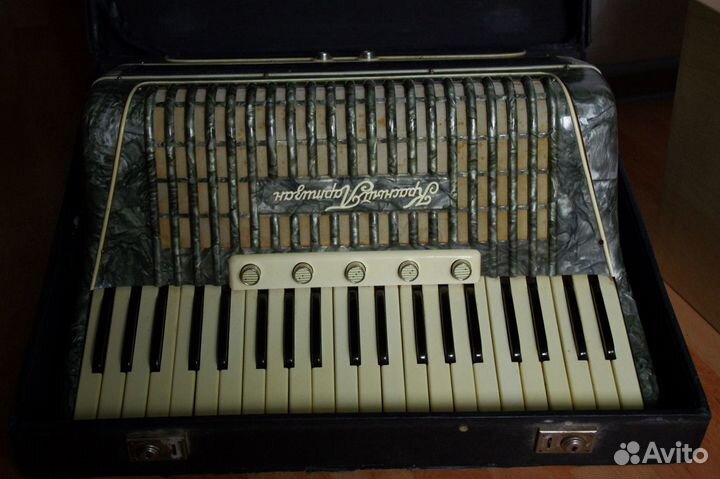 Аккордеон Красный Партизан