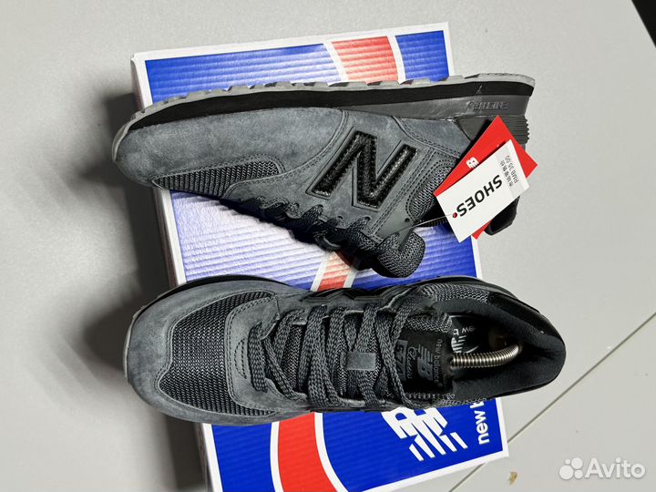 Новинка New Balance 574 Lux в оттенке серебристый