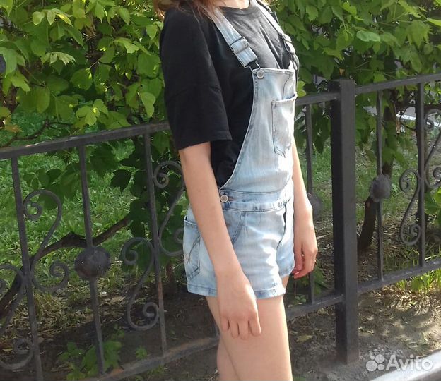 Комбинезон джинсовый