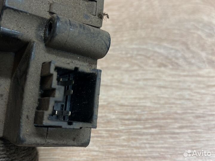 Сервопривод заслонки печки Mitsubishi MR146583