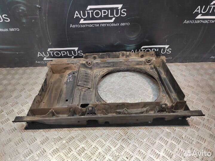 Панель телевизора передний Peugeot 307 хэтчбек 1.6