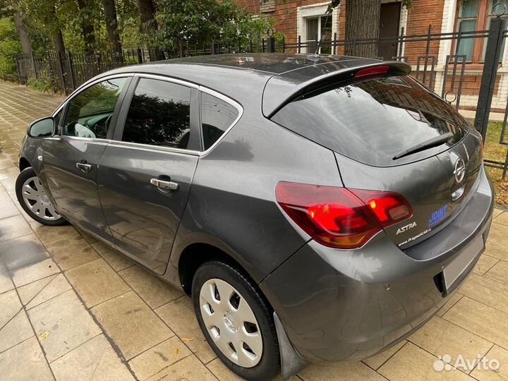 Opel Astra 1.6 AT, 2011, 187 000 км