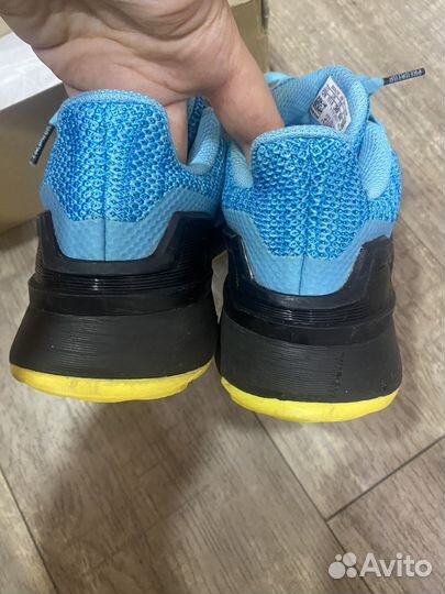 Кроссовки Adidas 30