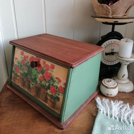 Хлебница деревянная. Ручной работы