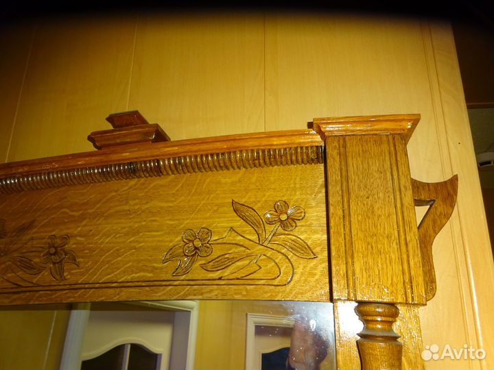 Зеркало консольное. Натуральное дерево. Старинное