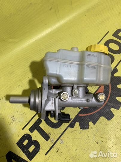 Главный тормозной цилиндр VW Polo 5. 2019 год