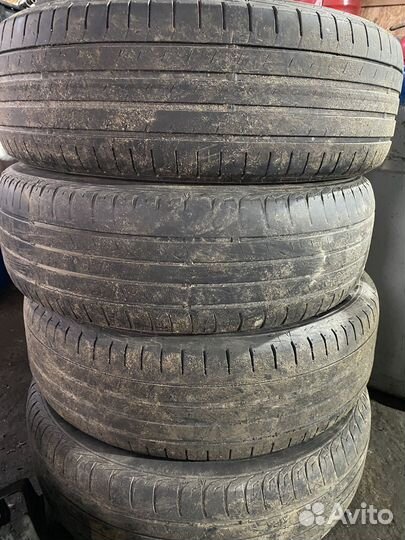 Dunlop SP Sport 300 225/65 R17