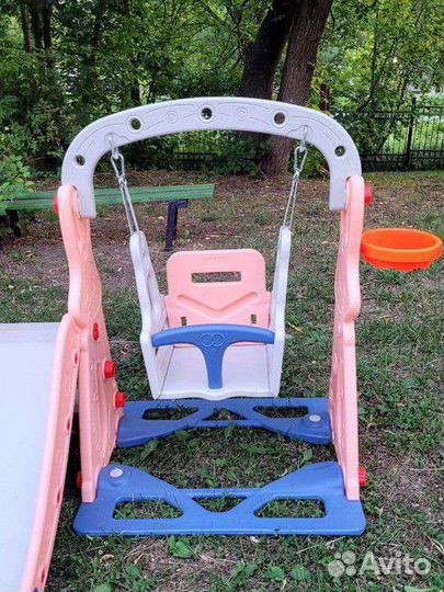 Детская горка и качели