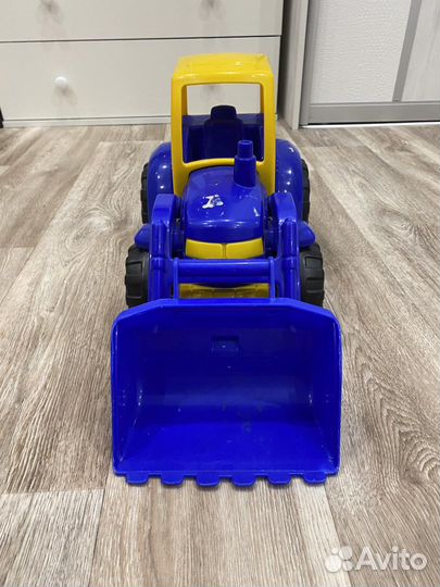 Детские игрушки трактор