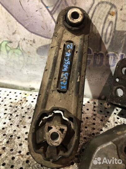 Подушка двигателя Renault Megane