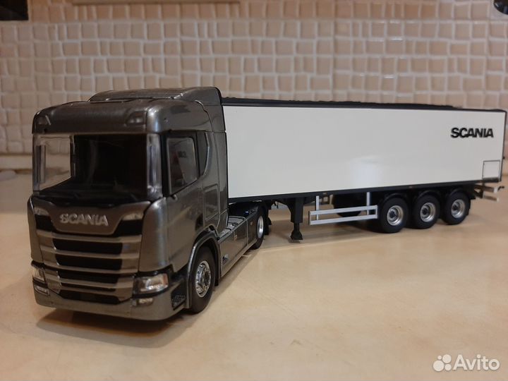 Модель scania.1:50