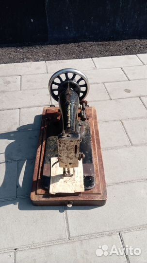 Швейная машинка singer