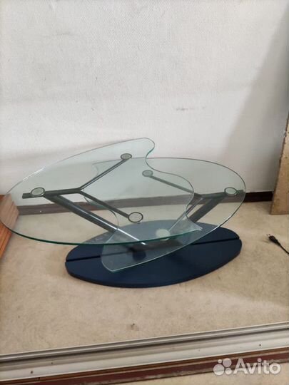 Стеклянный стол Италия