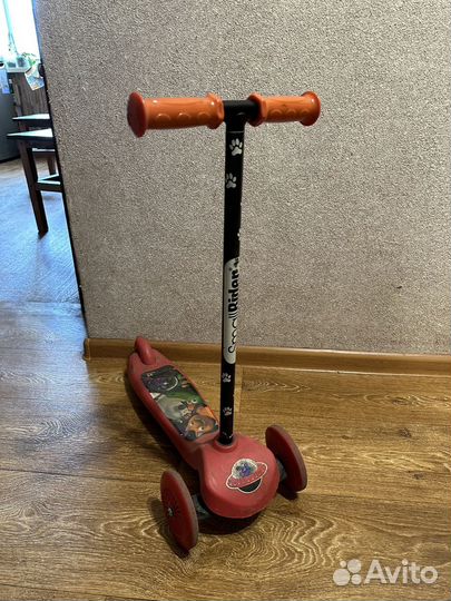 Самокат трехколесеый