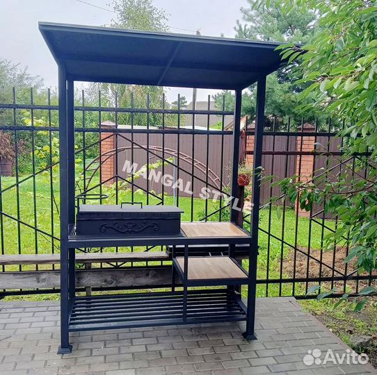 Мангал с крышей