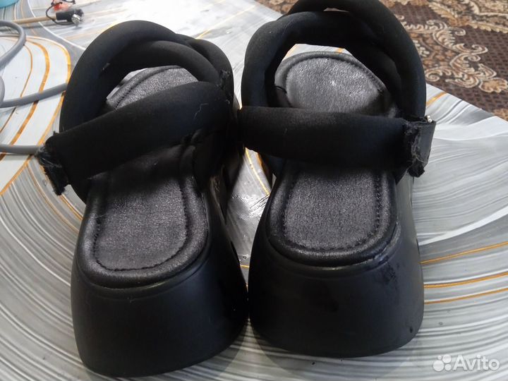 Босоножки на липучке 37.5