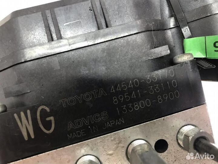 Блок ABS под капотом Toyota Camry (ACV40,GSV40) 2