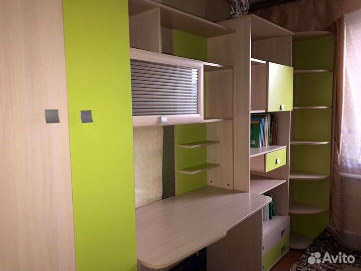 Спальный гарнитур +кровать