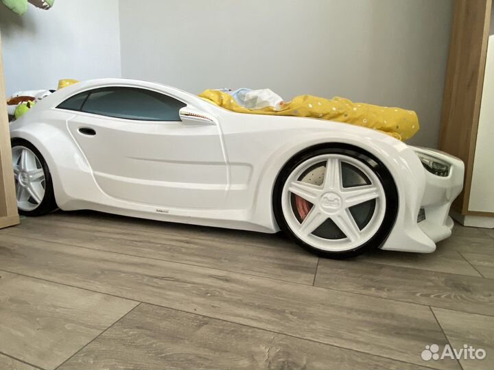 Детская кровать машина