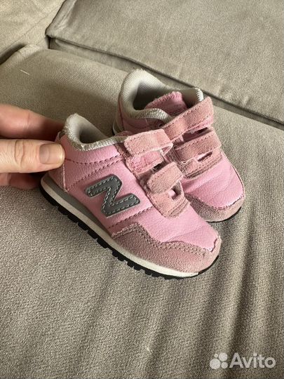 Кроссовки для девочки
