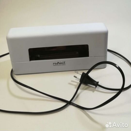 Две ультрафиолетовых лампы для маникюра