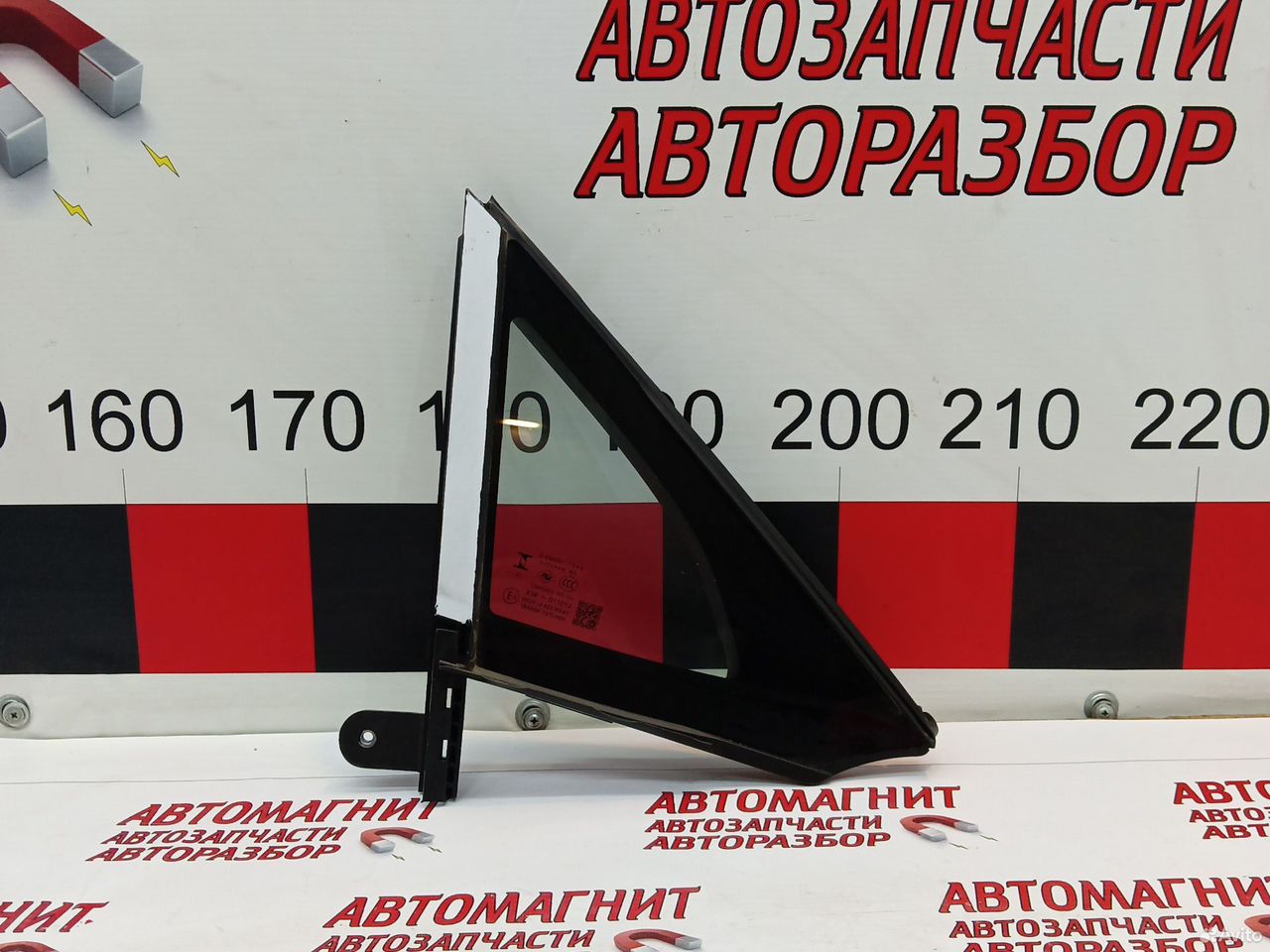 Форточка двери передней правой Омода С7