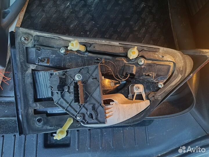 Фонарь задней внутренней правый форд Галакси