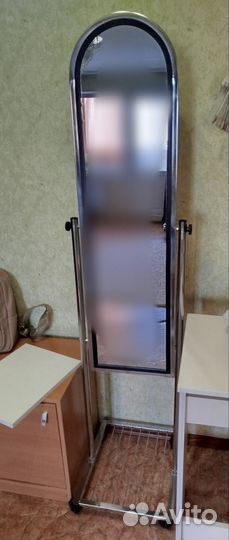 Зеркало напольное