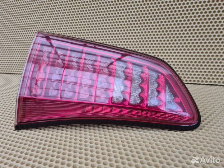 Фонарь в крышку багажника задний левый Infiniti