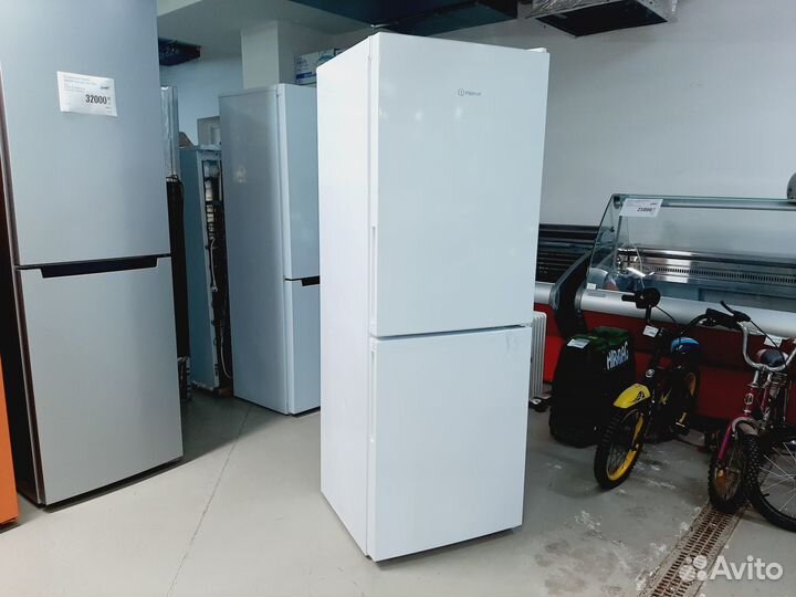 Холодильник Indesit ITR 4160 W