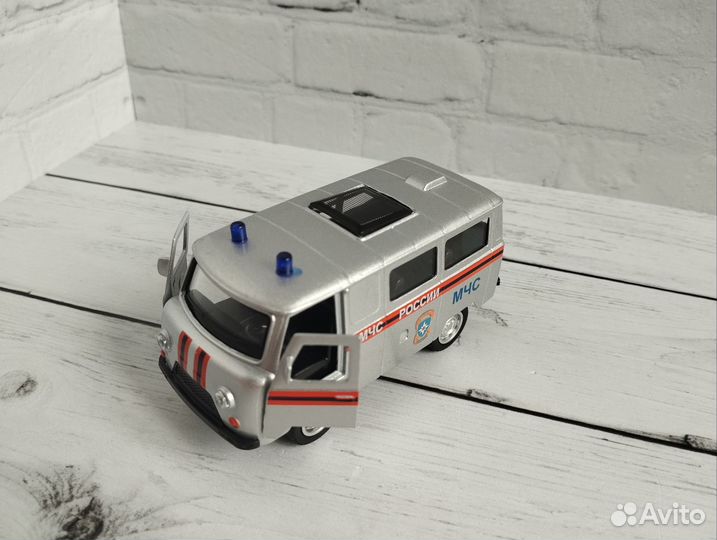 УАЗ 452 буханка мчс металлическая машинка