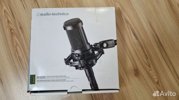 Студийный микрофон Audio-Technica AT2035
