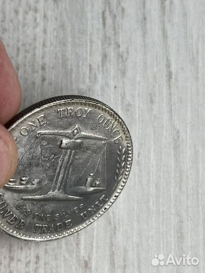 Один доллар США