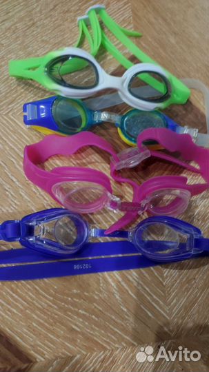Очки для бассейна и шапочки