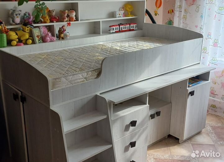 Кровать-чердак + матрац 