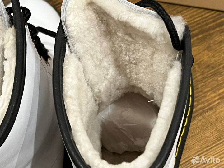 Ботинки женские зимние Dr Martens белые