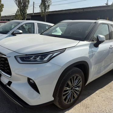 Toyota Highlander 2025, 2.0 15 км