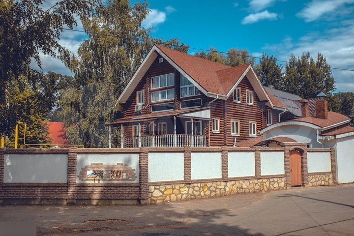 Дом 250 м² на участке 4 сот.