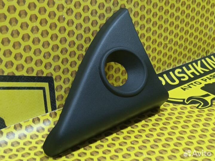 Крышка зеркала внутренняя левая Renault Logan L8